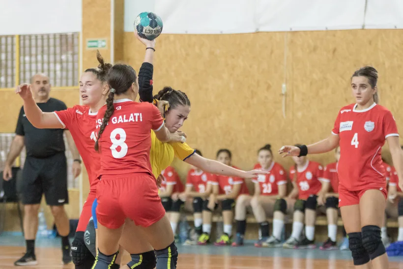 Handbalul juvenil gălăţean a făcut spectacol
