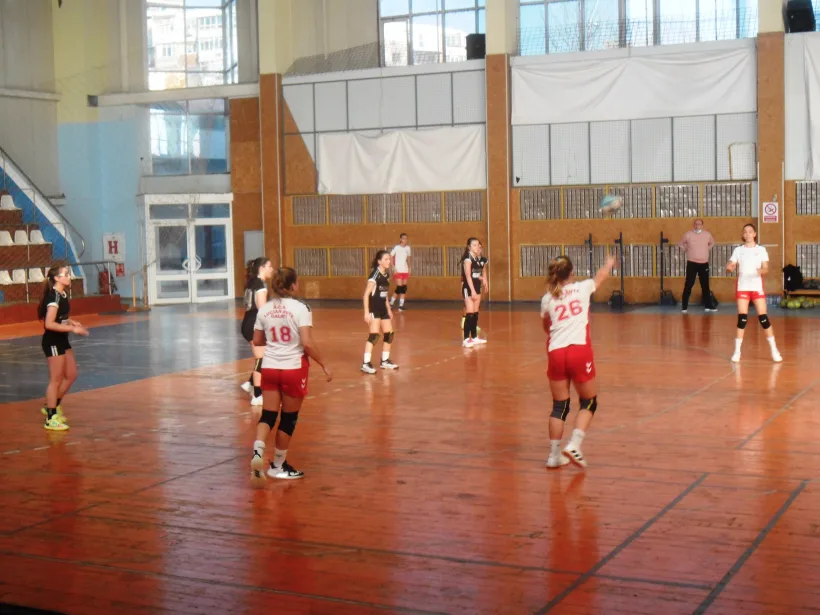 Handbalul juvenil gălăţean a început anul în forţă
