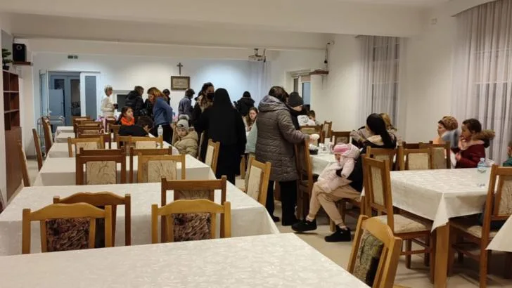 Mai ales copiii refugiaţilor din Ucraina trebuie ajutaţi