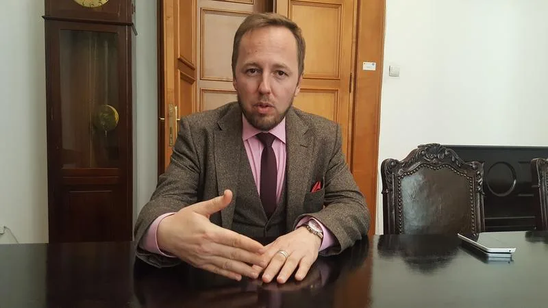 Răsturnare de situaţie la cursurile online