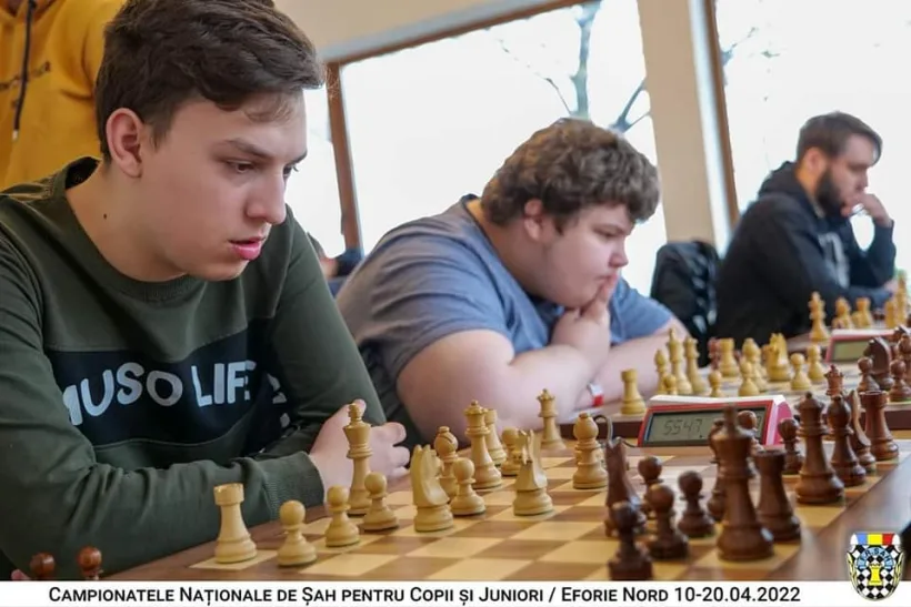 Cei mai mici şahişti gălăţeni s-au umplut de medalii la Naţionale