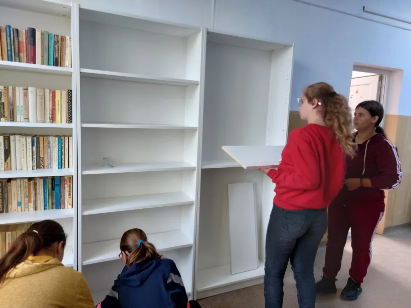 „Bibliotecă și educație digitală pentru copiii din Pechea”, proiect derulat de Fundația Inimă de Copil și Orange