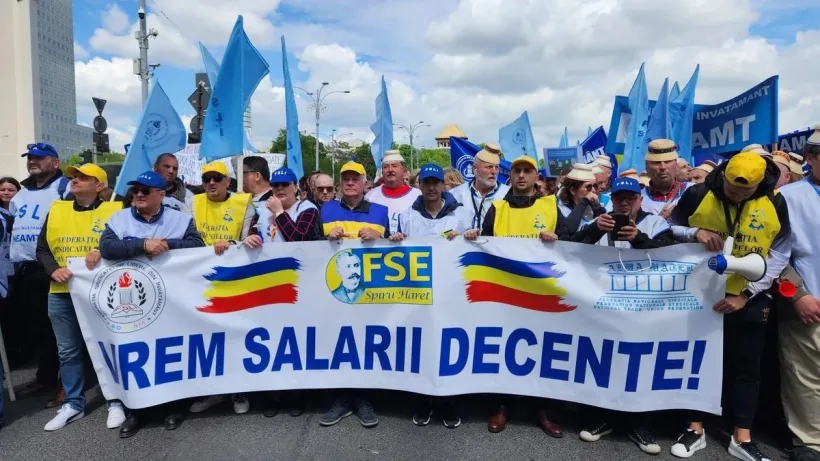 Profesorii ies în stradă și la Galați