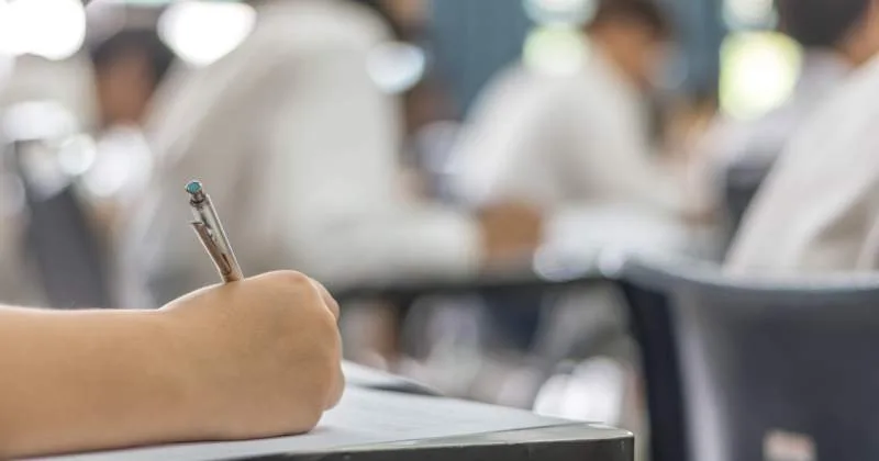 Dacă școala se reia săptămâna viitoare, calendarul examenelor naționale se păstrează