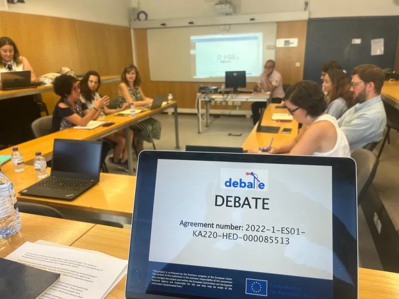Profesori de la Universitatea „Dunărea de Jos”, participanți la un curs de metodologia dezbaterii, în Portugalia