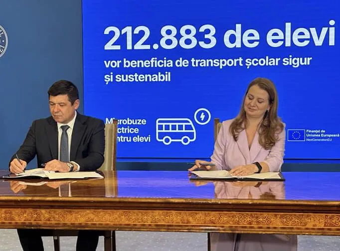 Contract semnat pentru 29 de microbuze electrice în județul Galați