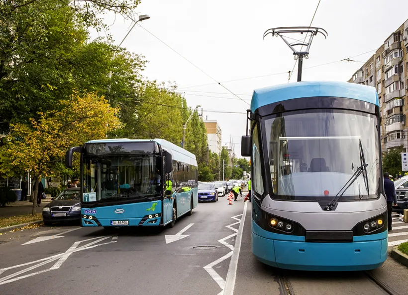 Elevii gălățeni, invitați la cabinele Transurb