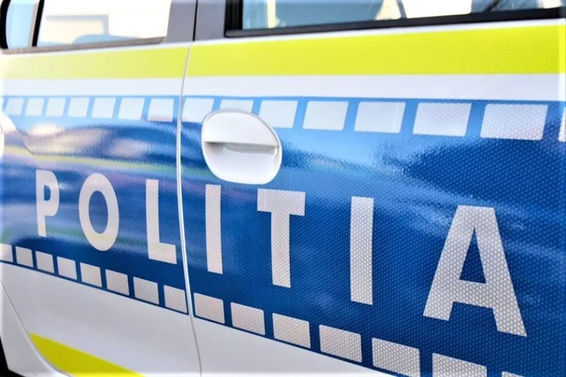 Elev de la un colegiu din Galați, găsit la școală cu cristale suspecte asupra sa