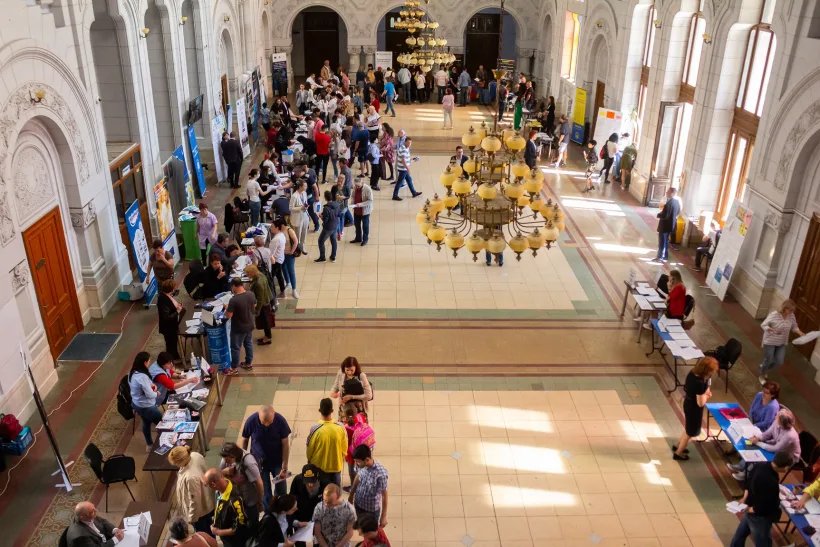 Târg de joburi și stagii de practică pentru studenți și absolvenți, la Universitatea „Dunărea de Jos” din Galați