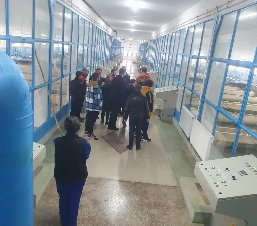 Studenții de la Universitatea „Dunărea de Jos” din Galați, interesați de monitorizarea apei prin sistemele SCADA