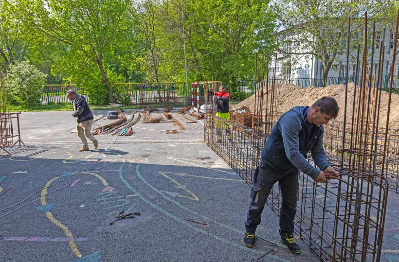 Teren de sport multifuncțional, la Școala Gimnazială nr. 2 Galați
