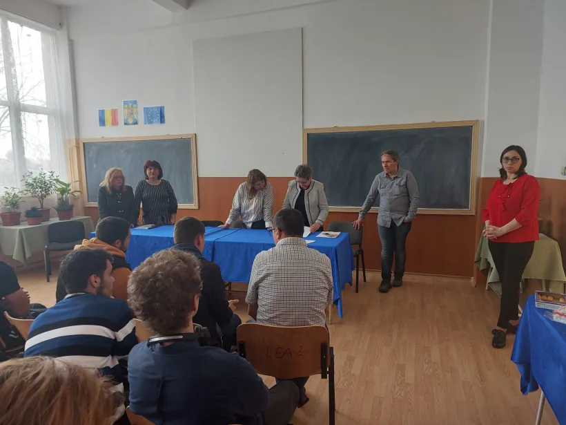 Liceeni gălățeni premianți la concursul „Știu și aplic - securitatea și sănătatea în muncă se deprind de pe băncile școlii”