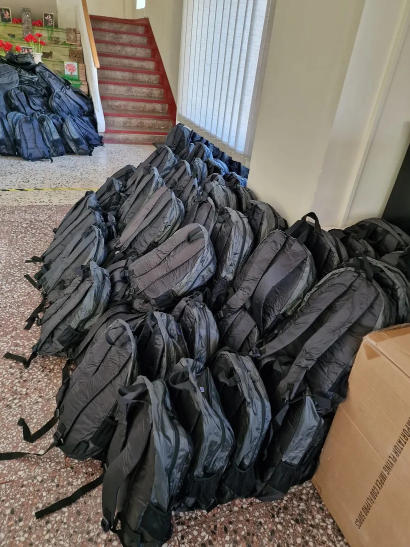 Ghiozdane oferite de mai multe inspectorate școlare din țară, pentru elevii gălățeni afectați de inundații