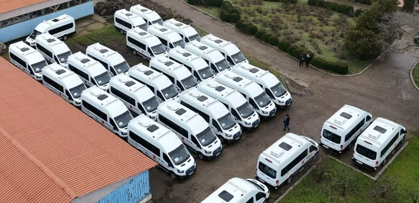 29 de microbuze electrice noi, pentru elevii din 27 de localități gălățene