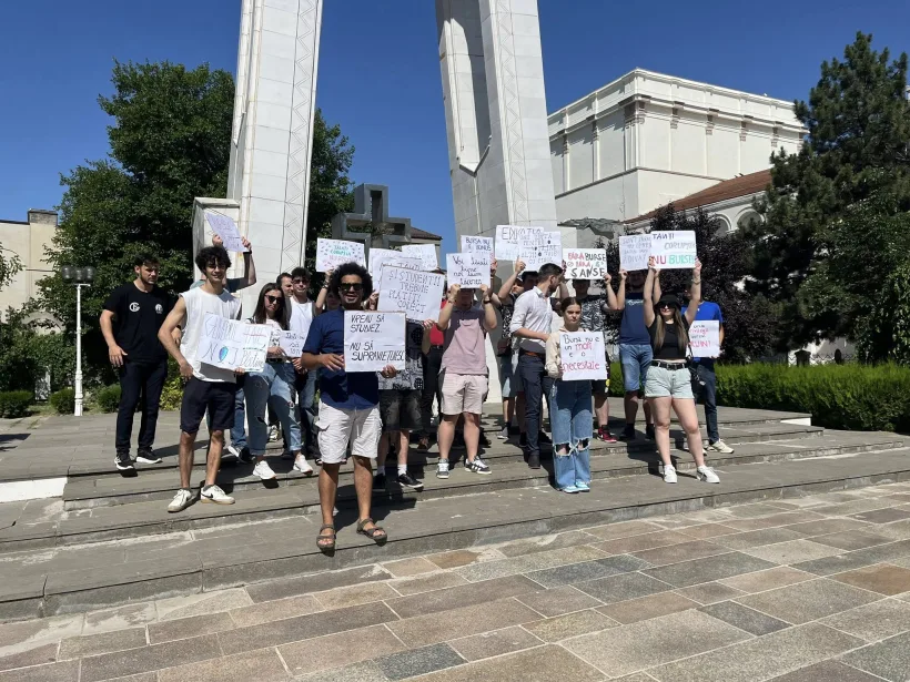 Studenții gălățeni au protestat în stradă