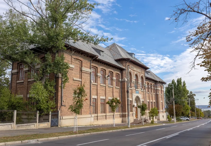 O școală centenară din Galați intră în modernizare