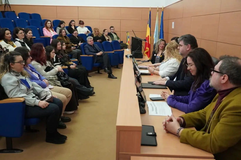 Conferință internațională despre parfum, bijuterie și identitate, la Universitatea „Dunărea de Jos” din Galați