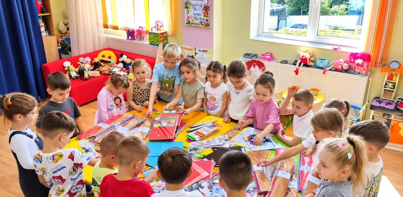 800 de copii din opt județe, pregătiți de școală de Fundația Inimă de Copil